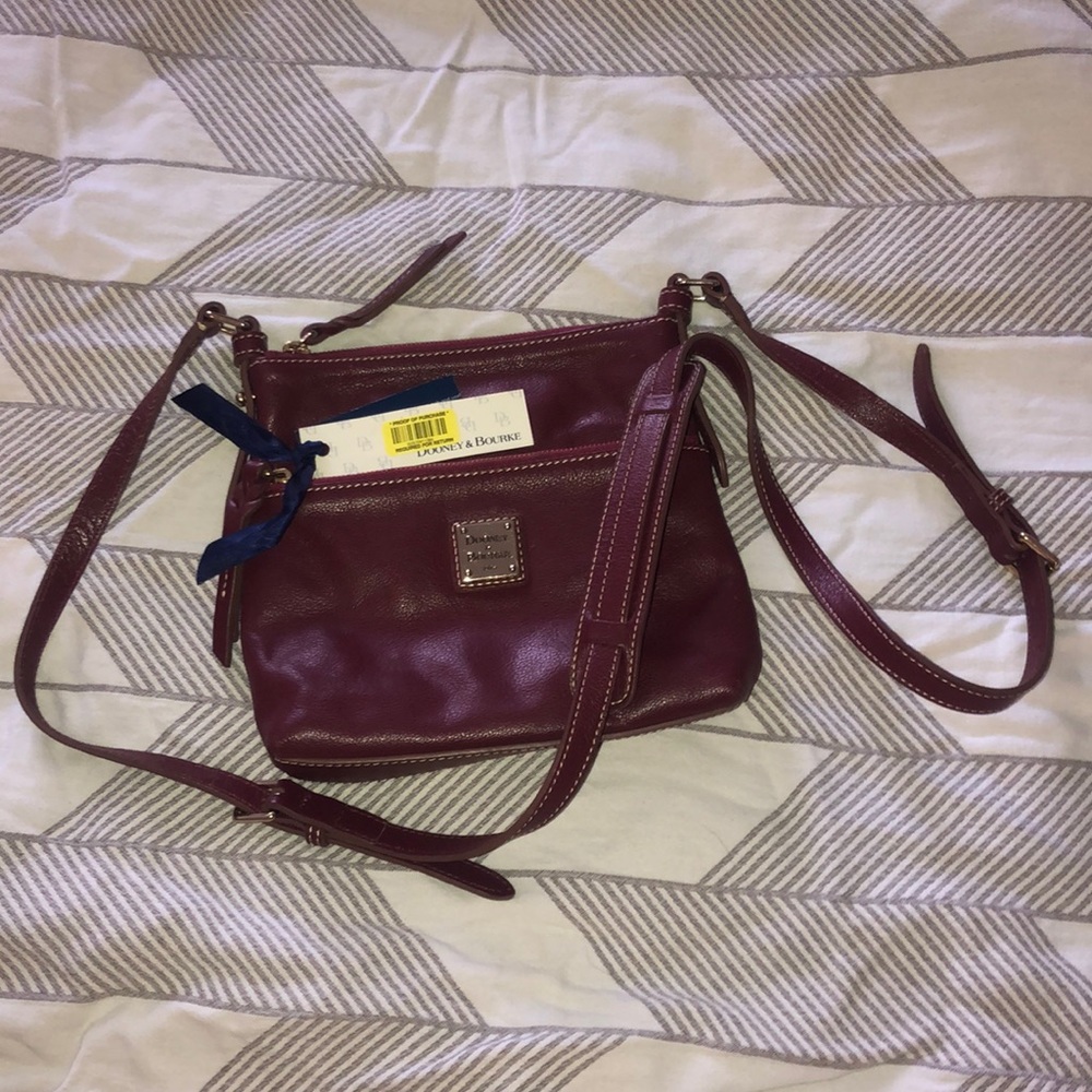 Dooney & Bourke cross body bag